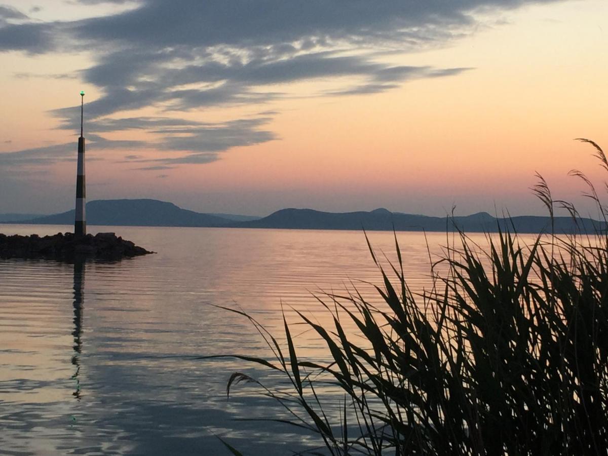 Lelle-Kert Apartman 02 Balatonlelle Εξωτερικό φωτογραφία