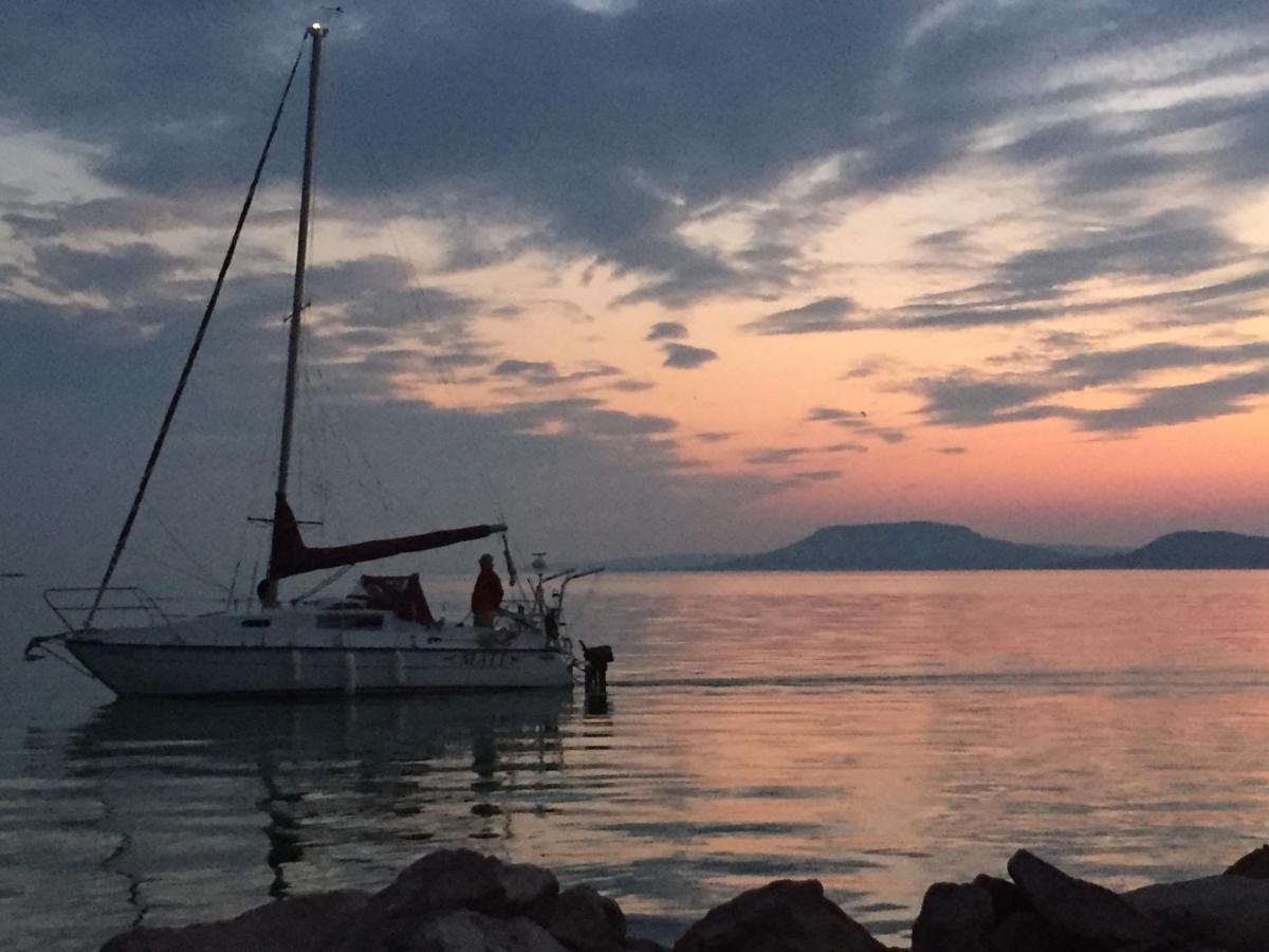 Lelle-Kert Apartman 02 Balatonlelle Εξωτερικό φωτογραφία