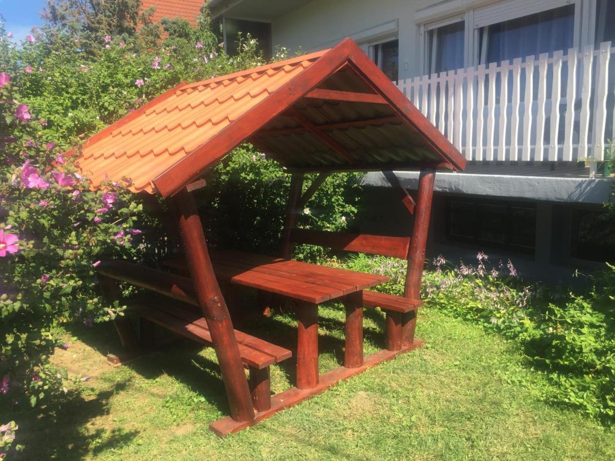 Lelle-Kert Apartman 02 Balatonlelle Εξωτερικό φωτογραφία